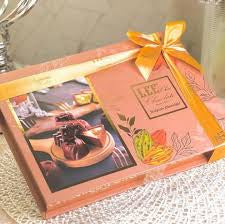 LEE Milk Chocolate with Nuts